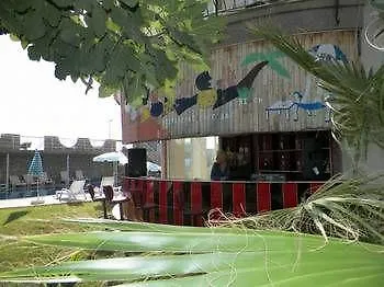Deniz Махмутлар
