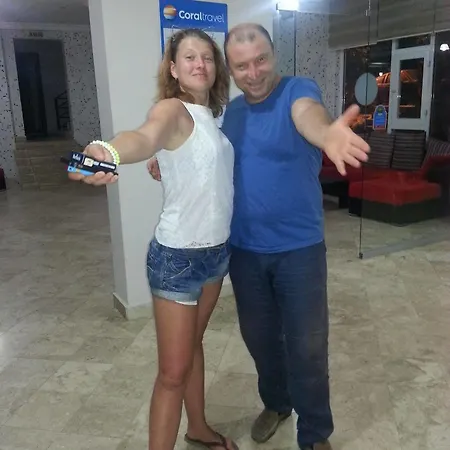 Deniz Махмутлар