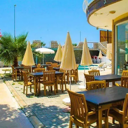 Deniz Махмутлар